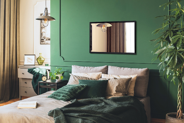 Rechthoekige spiegel voor de slaapkamer met een zwart frame 80x60 cm