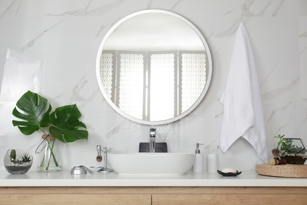 Welke spiegel voor een kleine badkamer?